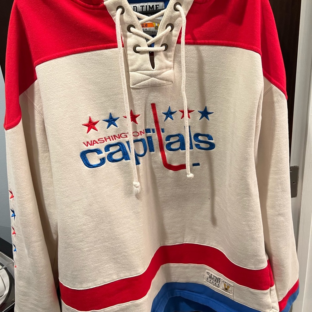Washington Capitals Old Time Hockey aVintage Logo Hoodie, size XL